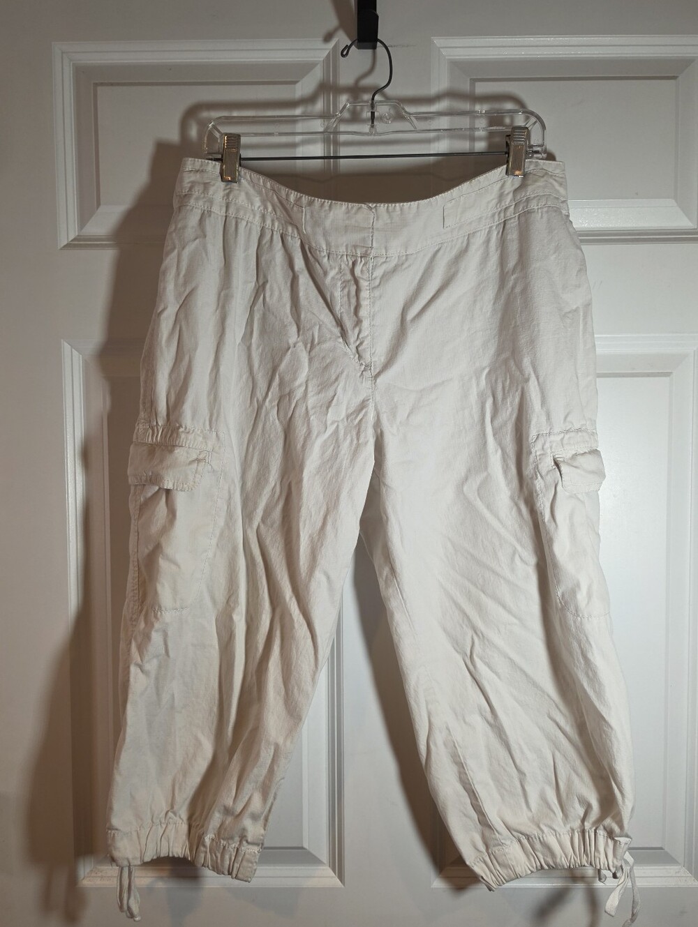Ann Taylor Loft Lightweight Beige Cargo Capris Pants Size 12
